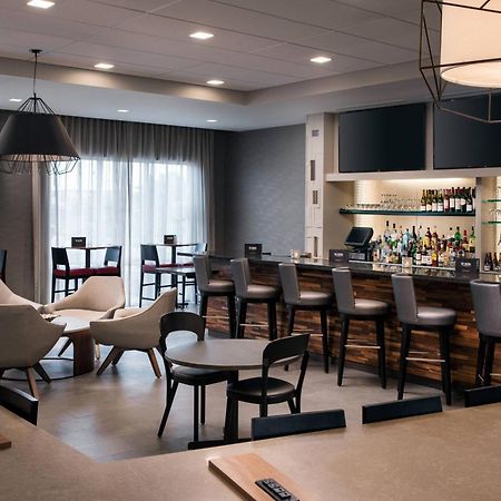 Courtyard By Marriott Pullman Hotel Bagian luar foto