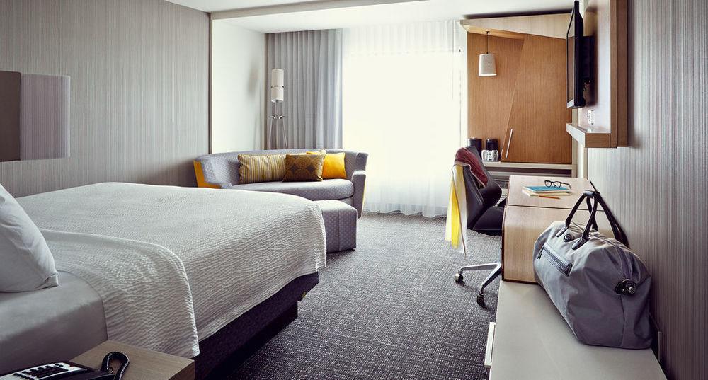 Courtyard By Marriott Pullman Hotel Bagian luar foto