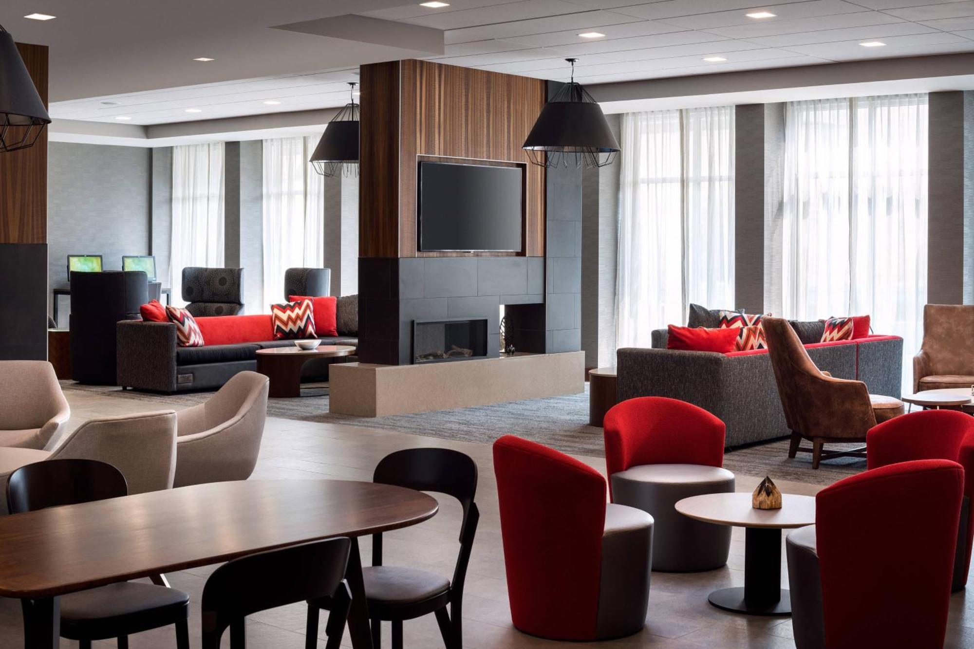 Courtyard By Marriott Pullman Hotel Bagian luar foto