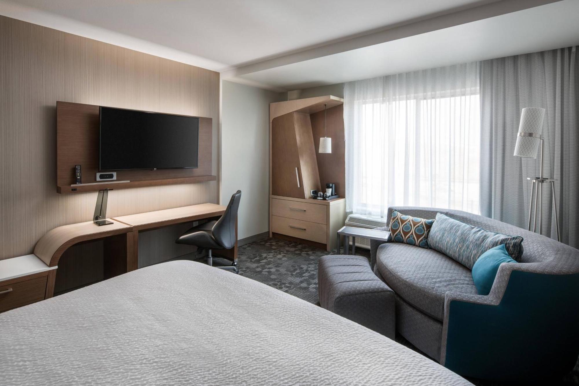 Courtyard By Marriott Pullman Hotel Bagian luar foto