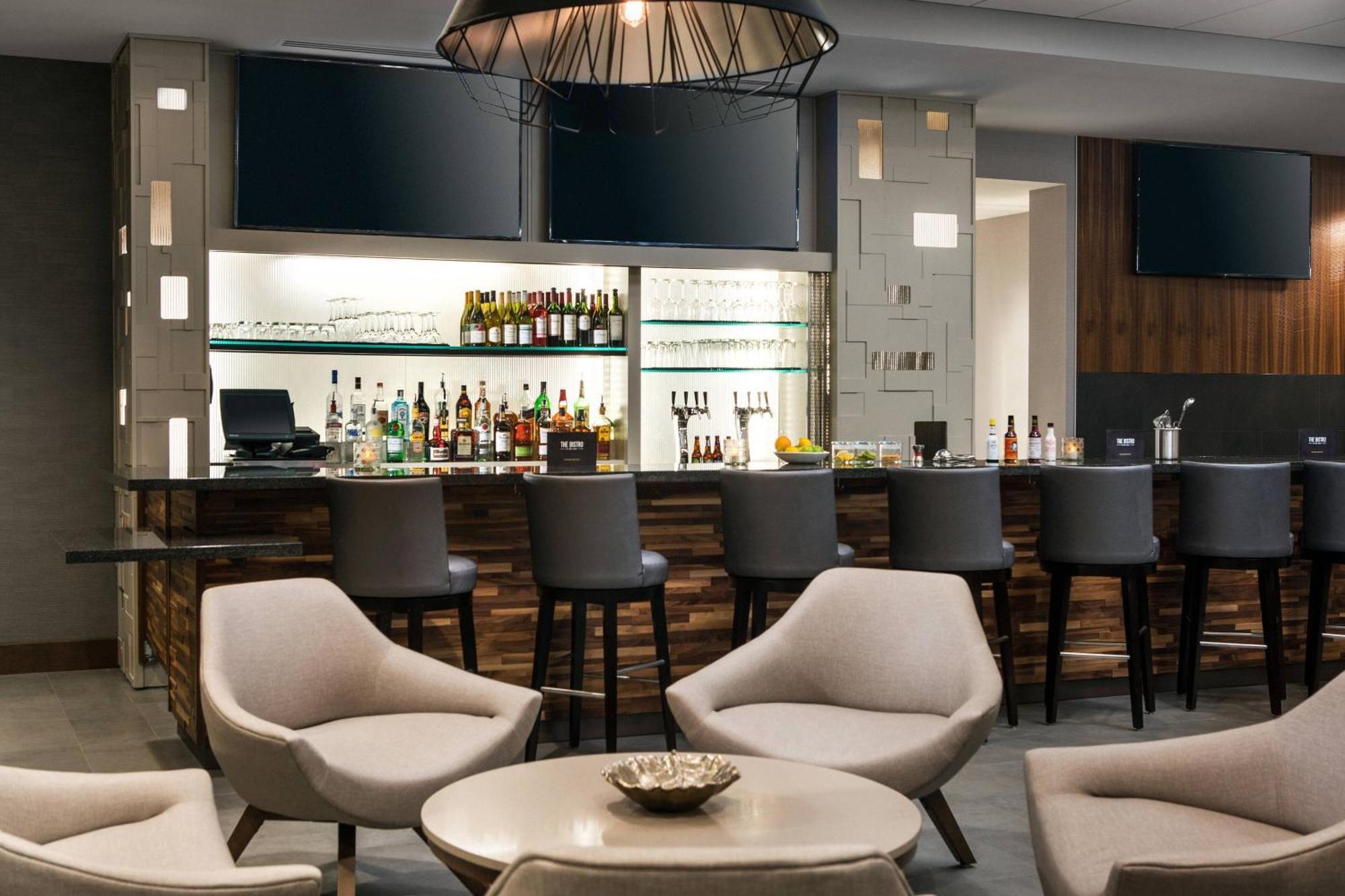 Courtyard By Marriott Pullman Hotel Bagian luar foto
