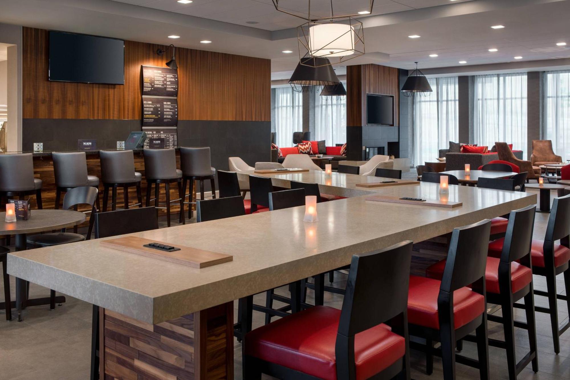 Courtyard By Marriott Pullman Hotel Bagian luar foto