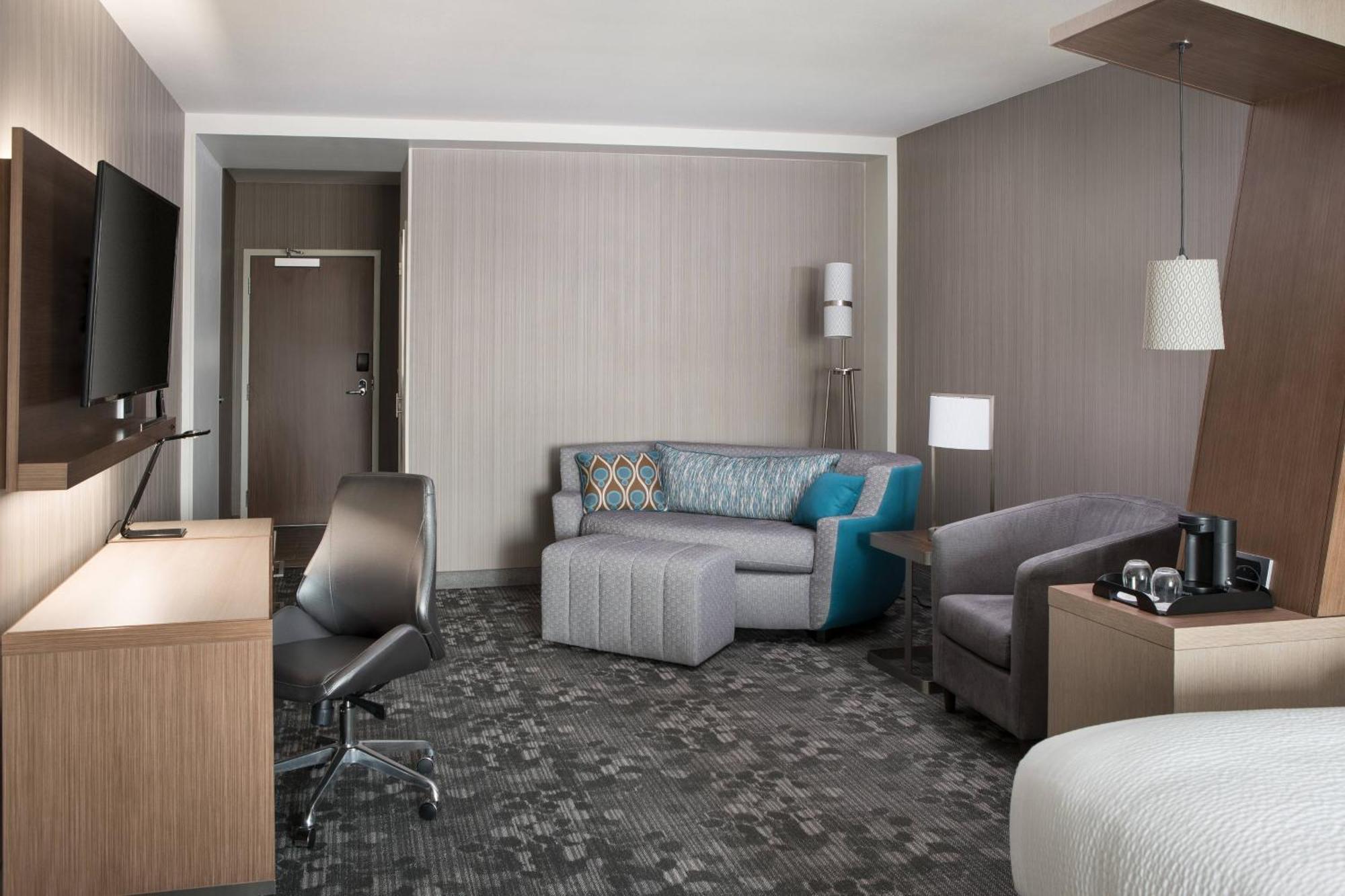 Courtyard By Marriott Pullman Hotel Bagian luar foto