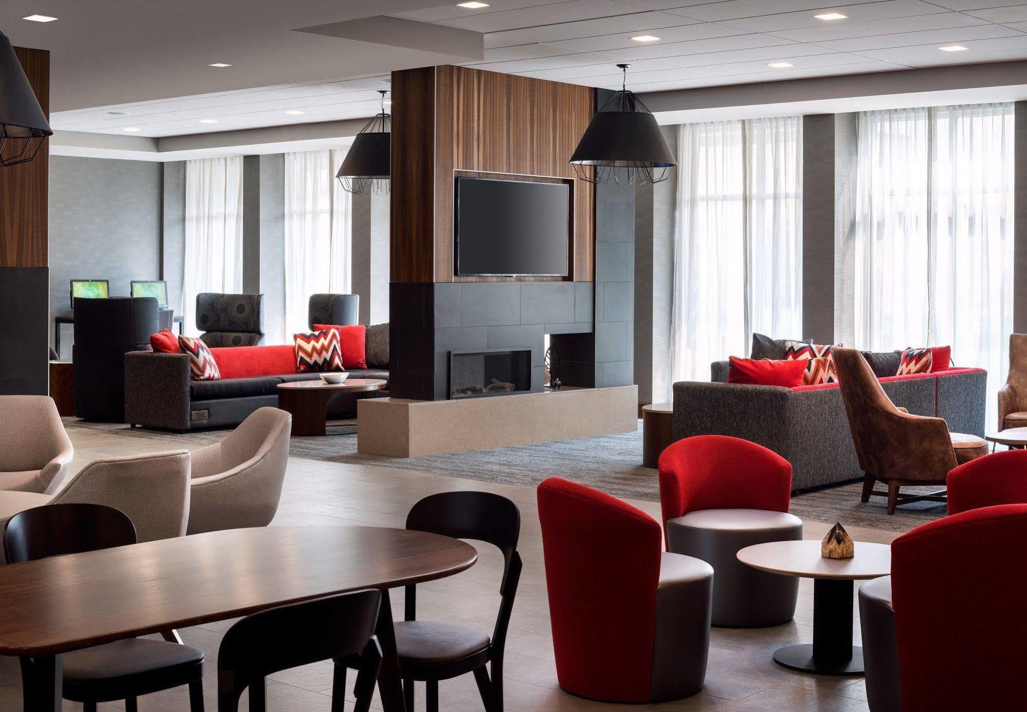 Courtyard By Marriott Pullman Hotel Bagian luar foto